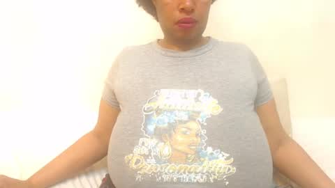 Snapshot of boobyqueen24 chatting on June 20, 6:11 pm boobyqueen online show from June 20, 6:11 pm