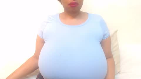 Snapshot of boobyqueen24 chatting on June 24, 6:51 pm boobyqueen online show from June 24, 6:51 pm