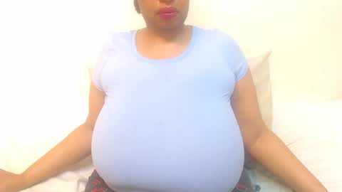Snapshot of boobyqueen24 chatting on June 25, 7:07 pm boobyqueen online show from June 25, 7:07 pm