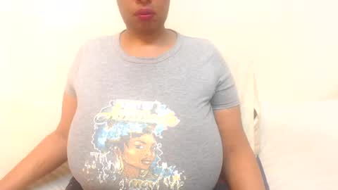 Snapshot of boobyqueen24 chatting on July 12, 3:14 pm boobyqueen online show from July 12, 3:14 pm