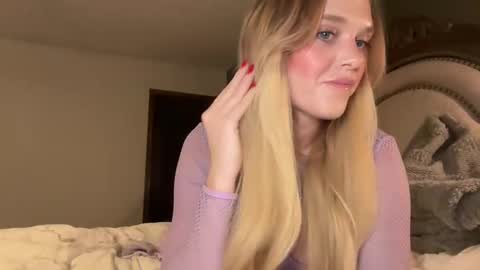 Snapshot of booksnlooksgirl chatting on January 8, 3:08 am booksnlooksgirl online show from January 8, 3:08 am