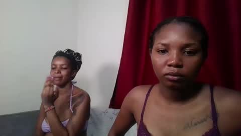 Snapshot of bootie_caramel chatting on April 19, 10:36 am bootie_caramel online show from April 19, 10:36 am