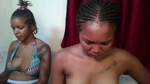 Snapshot of bootie_caramel chatting on April 22, 8:39 am bootie_caramel online show from April 22, 8:39 am