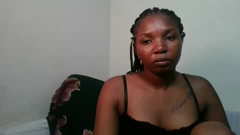 Snapshot of bootie_caramel chatting on May 9, 11:26 am bootie_caramel online show from May 9, 11:26 am