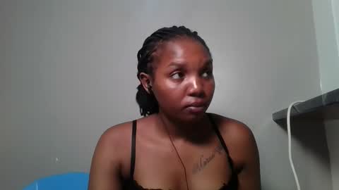 Snapshot of bootie_caramel chatting on May 27, 2:25 pm bootie_caramel online show from May 27, 2:25 pm