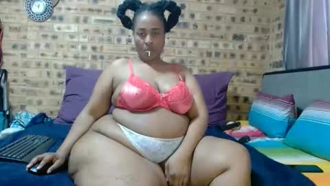 bootytwerkxxx online show from April 2, 10:46 am