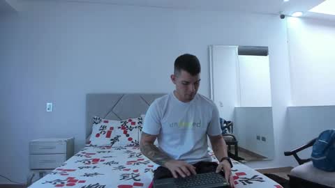 booyhott_ online show from September 24, 7:28 pm