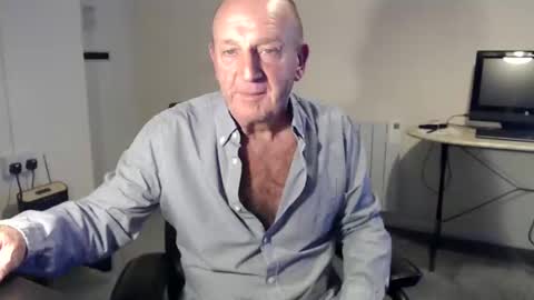 Snapshot of boppy21 chatting on December 5, 9:17 pm Boppy21 online show from December 5, 9:17 pm