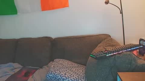 Snapshot of boredandirish21 chatting on September 21, 1:13 pm boredandirish21 online show from September 21, 1:13 pm