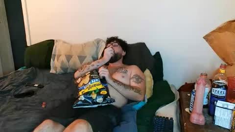 Snapshot of boredandirish21 chatting on October 8, 8:50 pm boredandirish21 online show from October 8, 8:50 pm