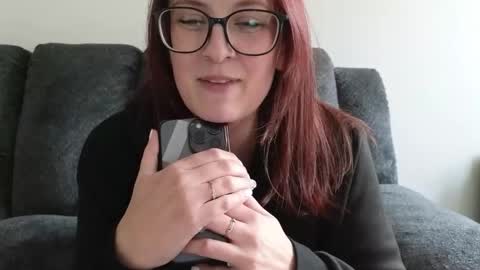 boredbustyhousewife online show from December 4, 5:43 pm