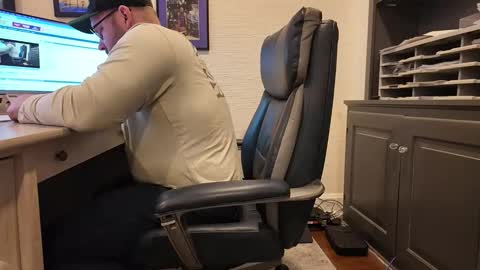 Boredhorndog online show from April 13, 3:34 am