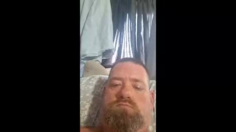 Snapshot of boringguy40 chatting on March 1, 6:32 pm boringguy40 online show from March 1, 6:32 pm