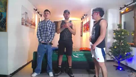 THOMAS AND DAMIAND online show from December 19, 7:10 pm