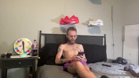 Snapshot of bottomboyyy24 chatting on January 6, 1:04 pm BottomBoyyy24 online show from January 6, 1:04 pm