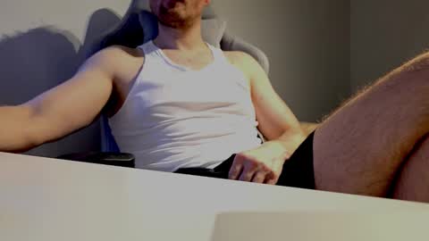 bottomtsinner online show from February 1, 4:05 pm