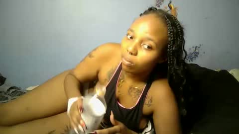 botty_queen online show from May 19, 6:36 pm