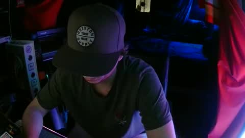 Snapshot of bowerboi1217 chatting on November 28, 1:08 am Bowerboi1217 online show from November 28, 1:08 am