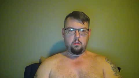 bowtieguy84 online show from April 13, 5:46 am