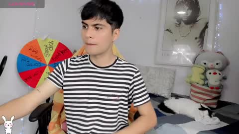 Snapshot of boy_andy__ chatting on January 8, 5:26 pm Aaron online show from January 8, 5:26 pm