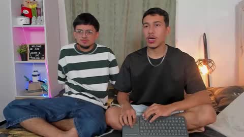 Snapshot of boy_jerry chatting on March 8, 6:17 am boy_jerry online show from March 8, 6:17 am