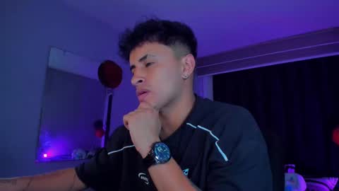 Snapshot of boy_nauthy chatting on March 7, 8:23 am boy_nauthy online show from March 7, 8:23 am