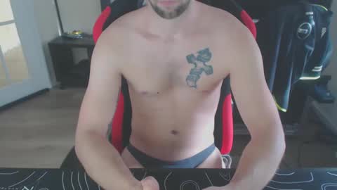 boy_t0y89 online show from February 7, 11:23 am