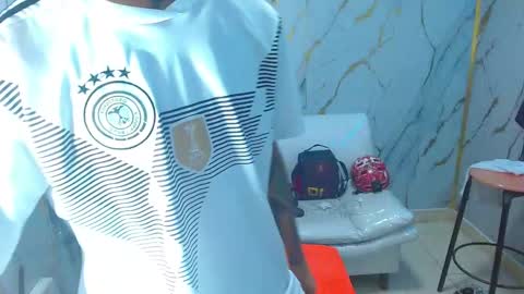 boy_tatto77 online show from January 14, 4:34 pm