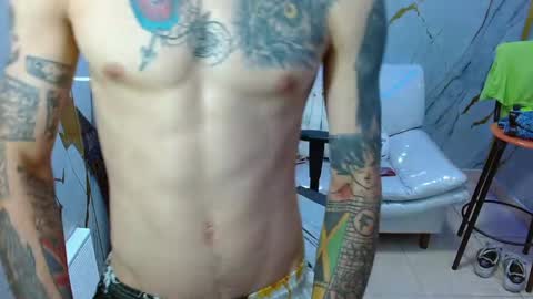 boy_tatto77 online show from April 20, 12:08 pm