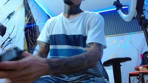 boy_tatto77 online show from April 27, 12:03 pm