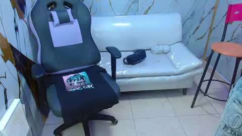 boy_tatto77 online show from July 14, 1:08 am