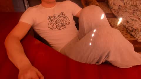 Snapshot of boyapollon chatting on March 7, 10:13 am BoyApollon online show from March 7, 10:13 am