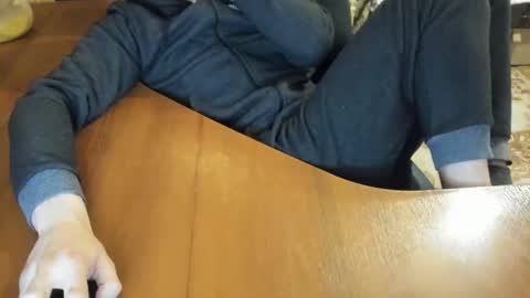 Snapshot of boyapollon chatting on October 27, 5:44 am BoyApollon online show from October 27, 5:44 am