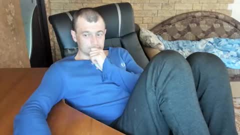 BoyApollon online show from March 18, 7:00 am