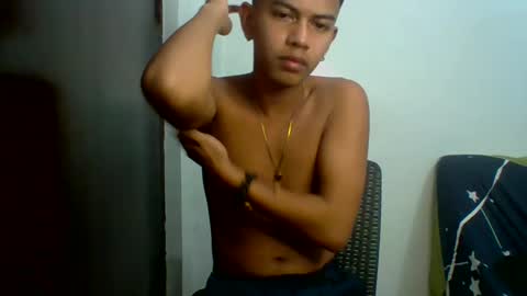 boyax16 online show from December 13, 7:43 pm