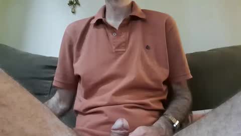 Snapshot of boybcn19 chatting on November 18, 4:11 pm Your slavesexx19 online show from November 18, 4:11 pm