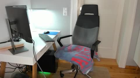 Julian online show from March 13, 5:08 pm