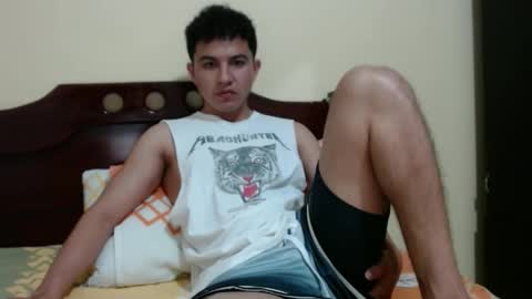Snapshot of boyfit2023 chatting on February 8, 2:26 am boyfit2023 online show from February 8, 2:26 am