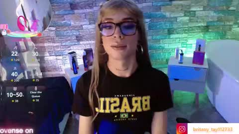 boyfox_tay online show from September 25, 3:43 am