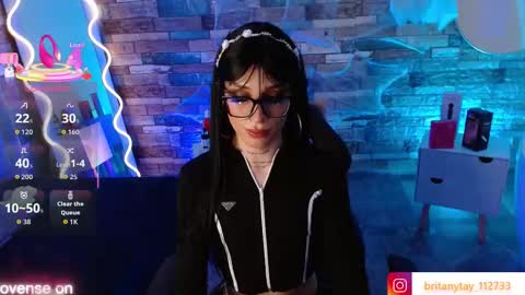 boyfox_tay online show from October 16, 4:35 am