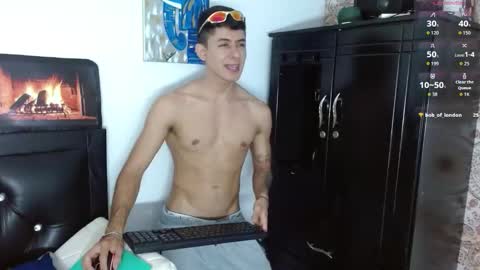 boyg_hots online show from September 18, 9:06 pm