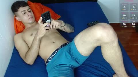 Snapshot of boyg_hots chatting on June 3, 8:47 pm boyg_hots online show from June 3, 8:47 pm