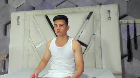 boyhot_mio online show from February 10, 2:37 am