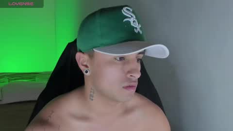 Snapshot of boylatin_777 chatting on May 10, 10:26 pm miguel online show from May 10, 10:26 pm