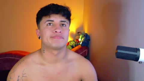 Snapshot of boylatin_777 chatting on July 24, 6:44 am miguel online show from July 24, 6:44 am