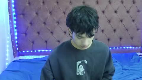 Snapshot of boys_hotparty chatting on December 9, 5:30 pm ALEX - TAYLER -MIKE online show from December 9, 5:30 pm