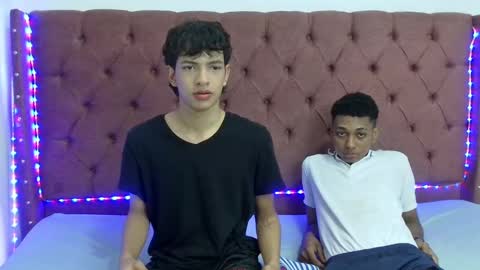 Snapshot of boys_hotparty chatting on December 12, 1:39 pm ALEX - TAYLER -MIKE online show from December 12, 1:39 pm