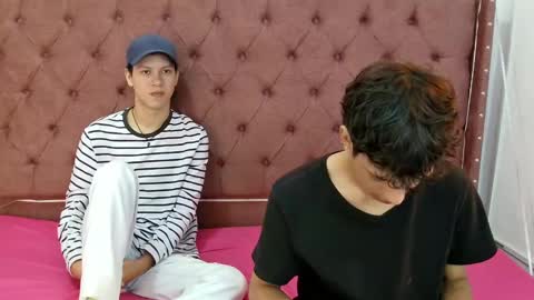 Snapshot of boys_hotparty chatting on December 19, 1:51 pm ALEX - TAYLER -MIKE online show from December 19, 1:51 pm