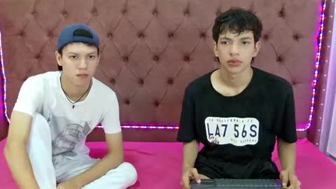 Snapshot of boys_hotparty chatting on December 20, 1:43 pm ALEX - TAYLER -MIKE online show from December 20, 1:43 pm