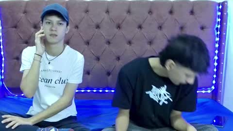 Snapshot of boys_hotparty chatting on December 27, 1:39 pm ALEX - TAYLER -MIKE online show from December 27, 1:39 pm